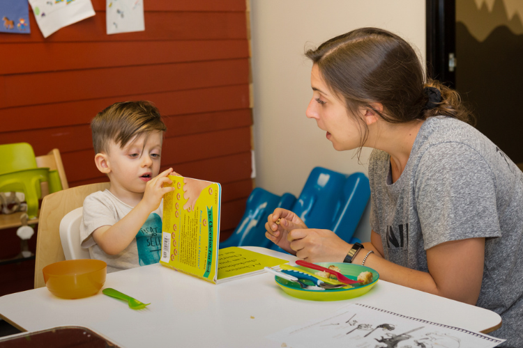 The Vocabulary Development in  Pediatric Speech Therapy 